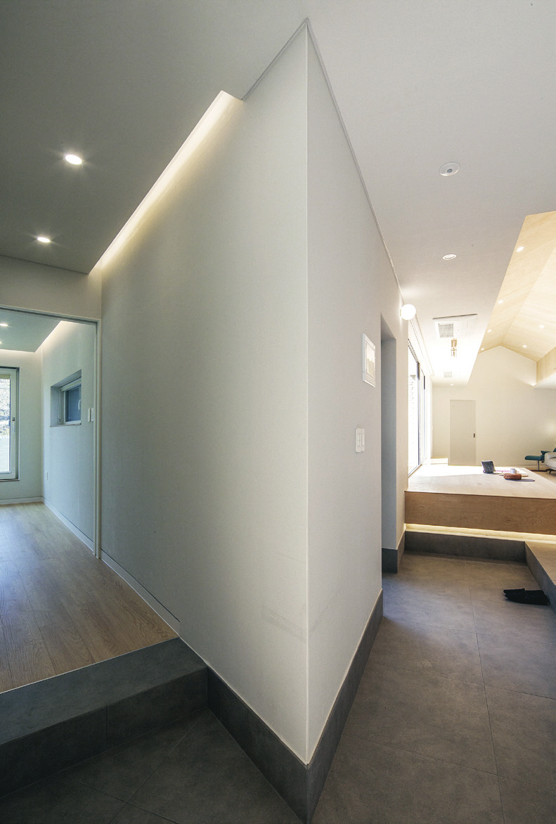 c_054-061 어나더건축_진주삼각집_-010.jpg