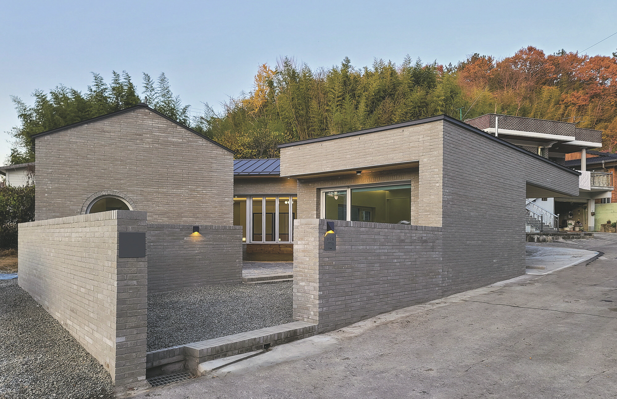 c_054-061 어나더건축_진주삼각집_-018.jpg