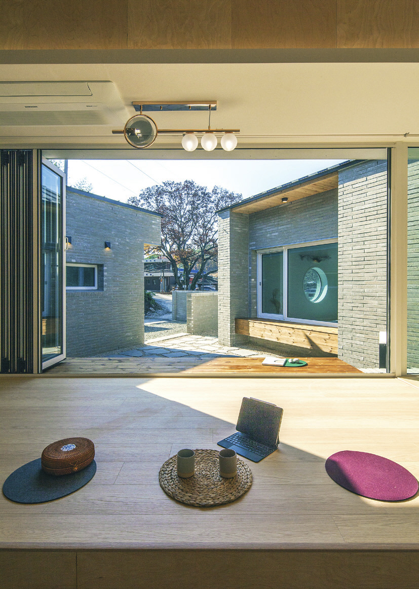 c_054-061 어나더건축_진주삼각집_-020.jpg