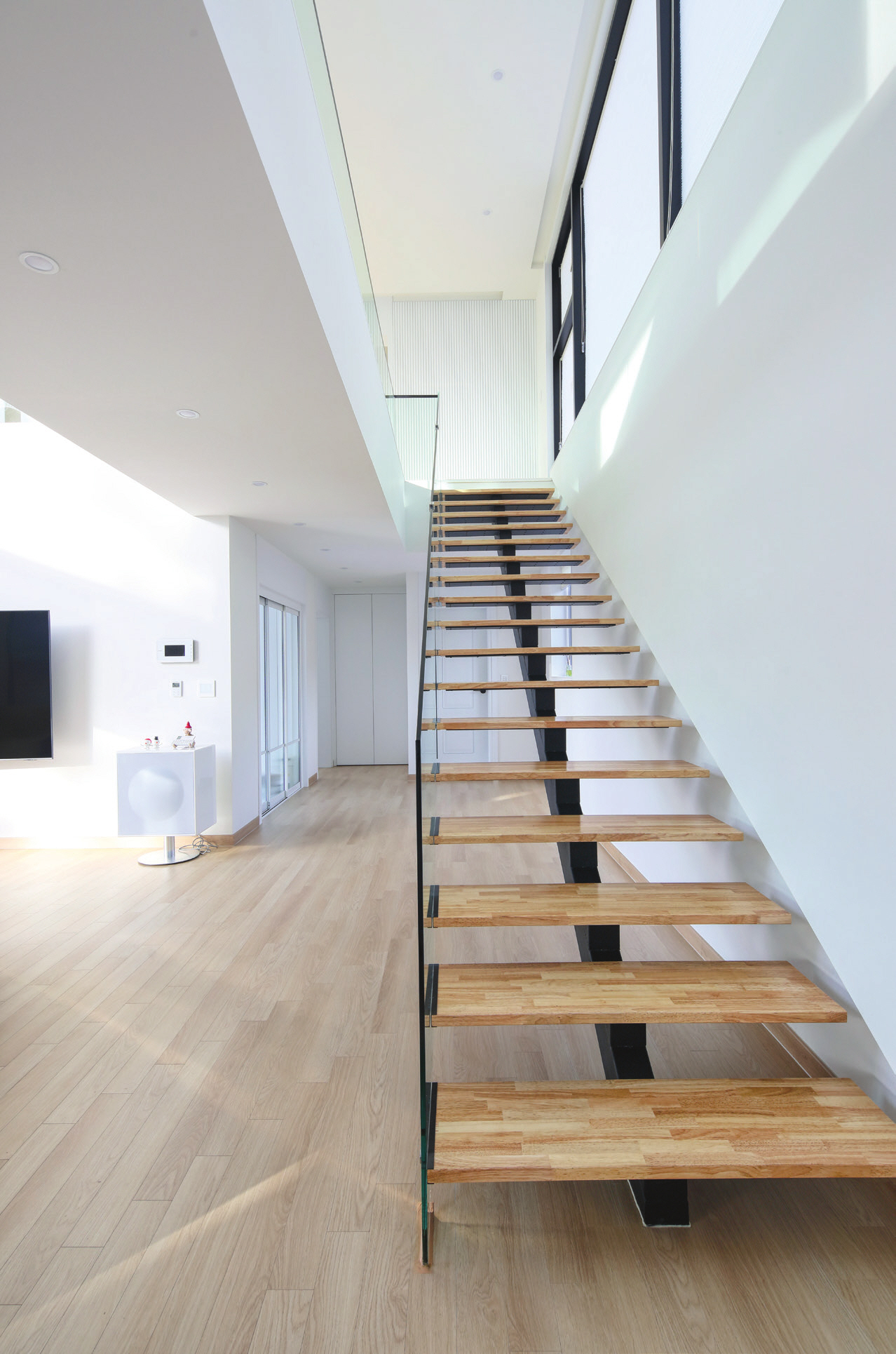 c_070-077 에펠건축_진주주택(표지)_-006.jpg