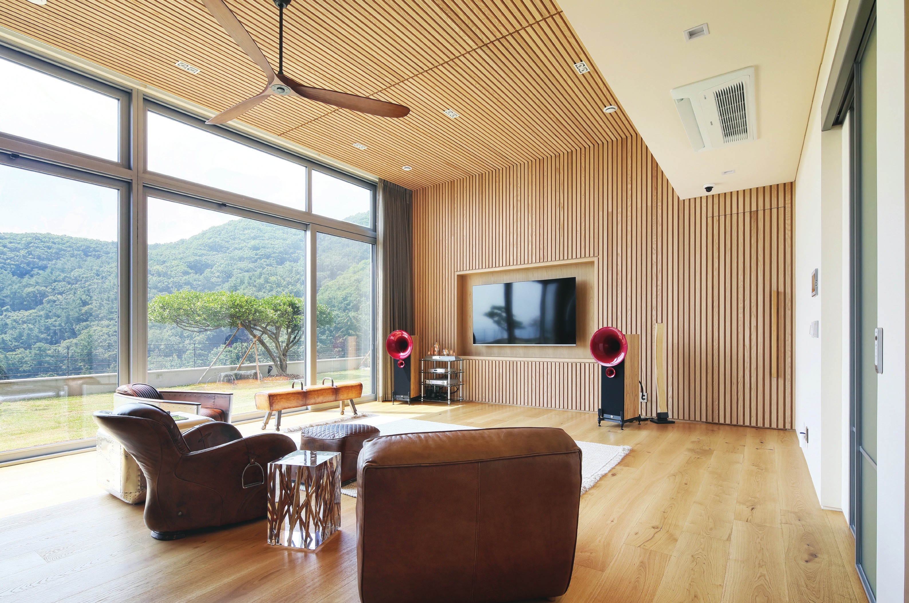 c_127-159 2월호_창간호 특집_-001.jpg