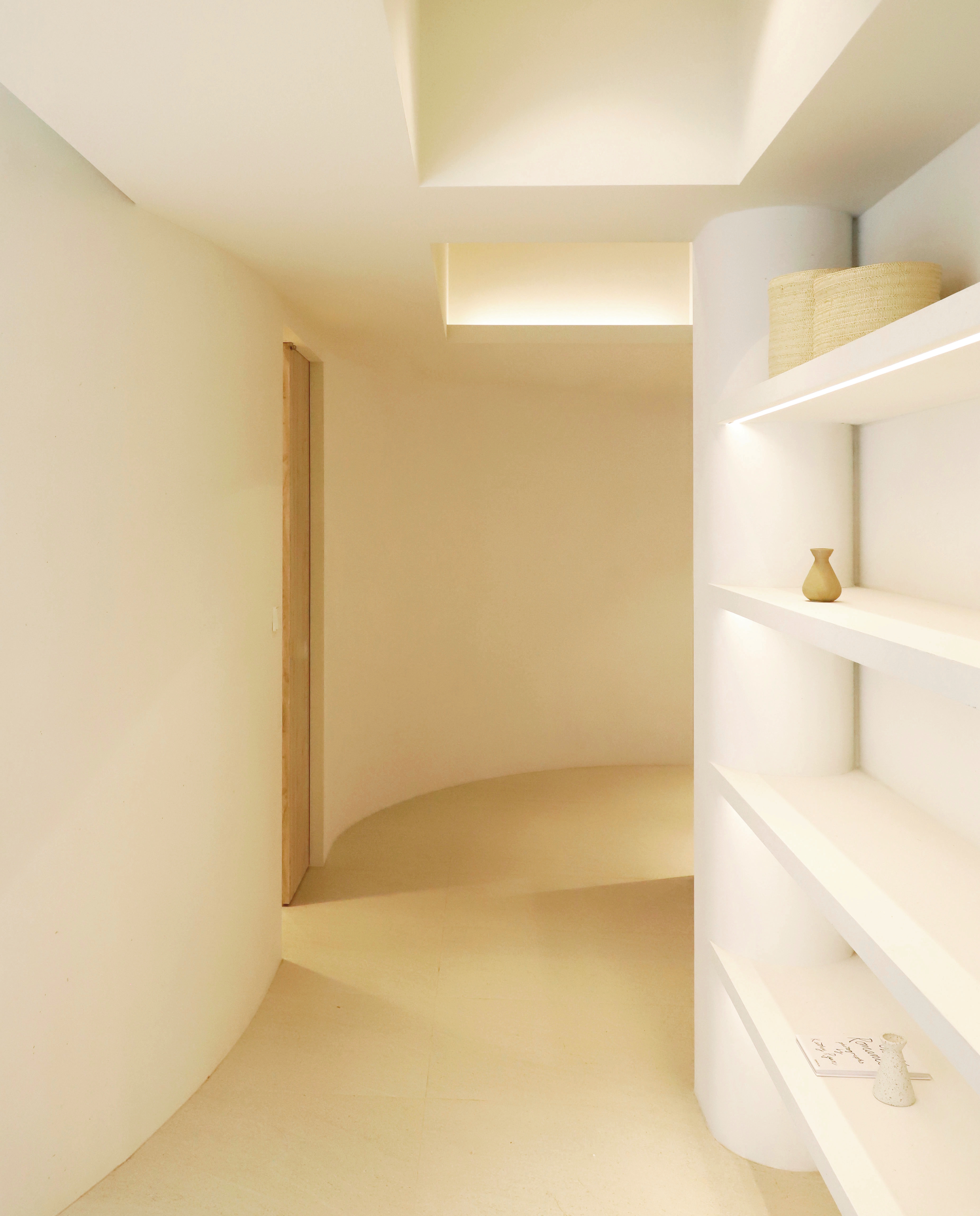 c_180-183 리테일_디자인스튜디오더모노_-001.jpg