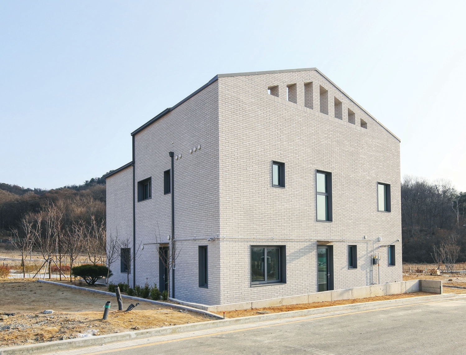 c_066-073 아뜰리에케이제이_하우스컬처(표지)_-003.jpg